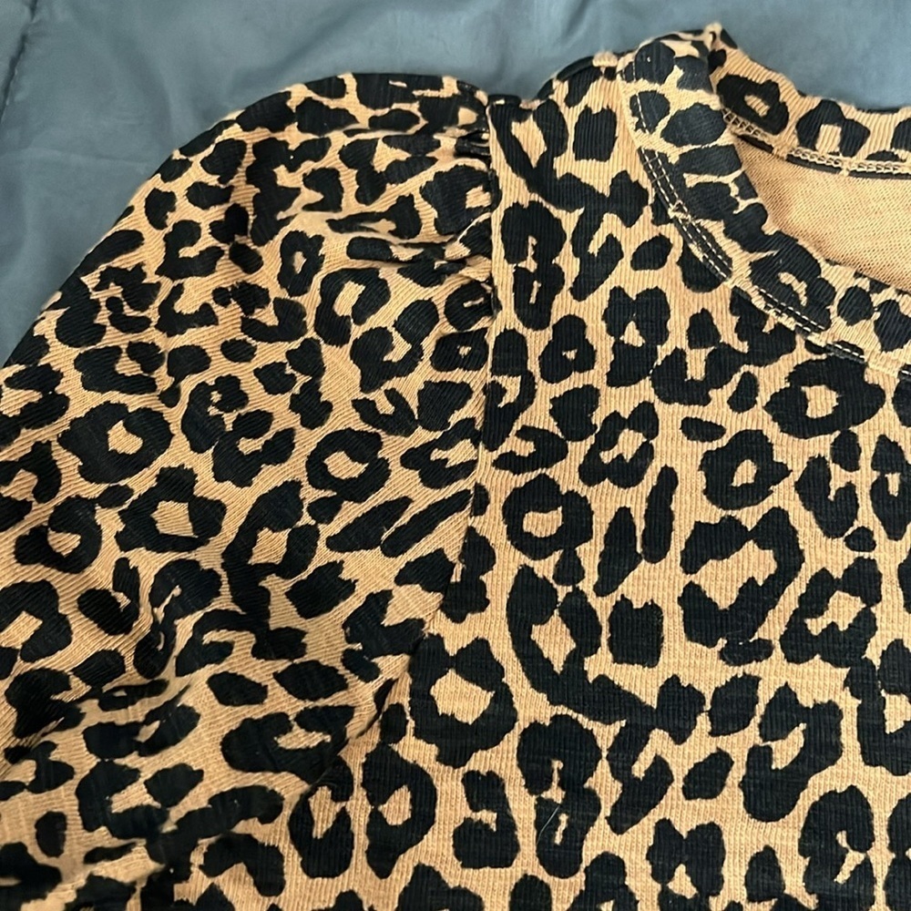 Loft Puff Shoulder Leopard Top Size Medium - Picture 6 of 10